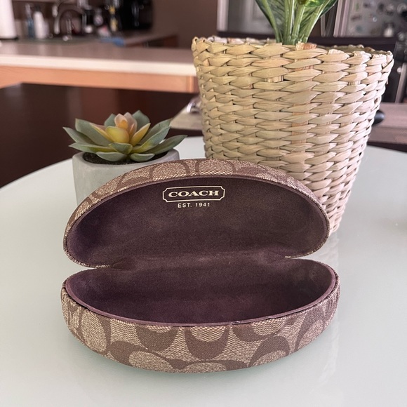 💗Coach Sunglasses Case 💗 - Picture 2 of 9